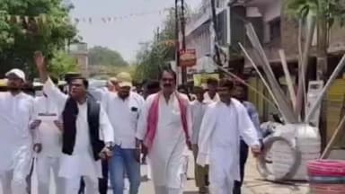 मौदहा: मौदहा कस्बे में स्मार्ट मीटरों से बढ़ता जनाक्रोश, सपा ने ज्ञापन सौंपकर दी आंदोलन की चेतावनी