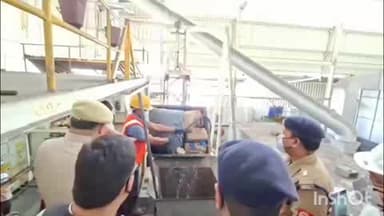 सिकंंदराबाद: सिकंदराबाद के जोखाबाद में जिला स्तरीय ड्रग डिस्पोजल कमेटी ने 961 किलो ग्राम अवैध गांजा किया नष्ट