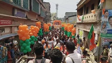 মুর্শিদাবাদের বড়ঞার পাঁচথুপিতে জে পি নাড্ডার রোড শো। বিজেপি প্রার্থী সুখেন বাগদির সমর্থনে রোড শো। সরাসরি সম্প্রচার দেখু...