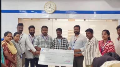 కాగజ్నగర్: కాగజ్ నగర్ లో బాధిత కుటుంబానికి రూ. 10 లక్షల చెక్కును అందజేసిన బ్యాంకు మేనేజర్