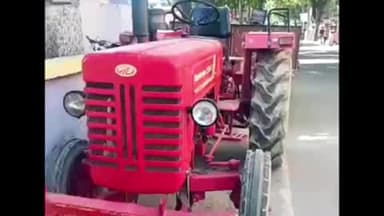 कायमगंज: शमशाबाद में वनरक्षक से मारपीट के मामले में पुलिस ने 4 लोगों के खिलाफ मुकदमा दर्ज किया, 2 लकड़ी भरे ट्रैक्टर पकड़े