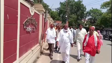 सेवराई: शहीदों के गांव शेरपुर में शराब की दुकान का विरोध, ग्रामीणों ने डीएम को पत्रक सौंपकर दुकान निरस्त करने की की मांग