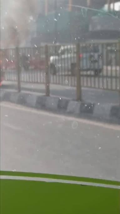 आगरा ब्रेकिंग
Isbt बस स्टैंड के सामने इलेक्ट्रॉनिक टेम्पो में।लगी आग,
सवारी से भरा टेंपो सिकंदरा से रामबाग की तरफ जा ...