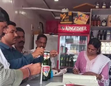 వర్ధన్నపేట: వర్ధన్నపేటలో వైన్ షాప్ లో బీర్ లో పురుగు కలకలం,షాపును తనిఖీ చేసిన ఎక్సైజ్ అధికారులు