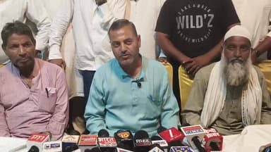 🚨फतेहपुर में ‘चाय विवाद’ पर नया विस्फोट
#मुस्लिम समुदाय सड़कों पर,Akhilesh Yadav के खिलाफ पुतला दहन
चाय विवाद पर नया म...