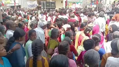 அரவக்குறிச்சி: அரவக்குறிச்சி சட்டமன்ற தொகுதி திமுக வேட்பாளர் ஆதரித்து முன்னாள் அமைச்சர் வாக்கு சேகரிப்பு.