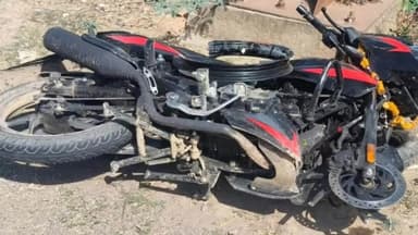 इंद्रगढ़: लाखेरी में अज्ञात वाहन की टक्कर से बाइक सवार 2 युवकों की हुई मौत, बीती रात शादी समारोह से लौट रहे थे दोस्त