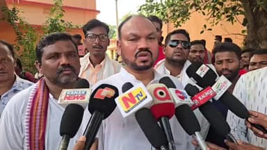 ନବରଙ୍ଗପୁର ପୋଲିସ ଷ୍ଟେସନ: ତେନ୍ତୁଳୀଖୁଣ୍ଟି ବ୍ଲକରେ ବିଡ଼ିଓଙ୍କ ବଦଳି ଦାବିରେ ଘେରାଉ କରି ମତଦେଲେ ଡାବୁଗାଁ ବିଧାୟକ ମନୋହର ରନ୍ଧାରୀ