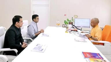 कोल: महापौर और नगर आयुक्त ने शहर के विकास कार्यों के उद्घाटन के लिए सीएम योगी को दिया आमंत्रण, अलीगढ़ आएंगे सीएम