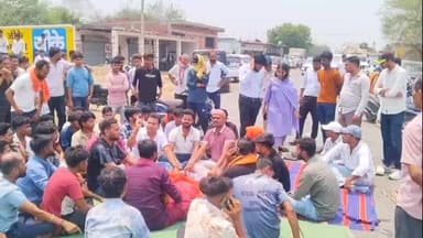 नवागढ़: मुड़पार गांव में हनुमान जी की मूर्ति खण्डित करने के मामले में बजरंग दल ने किया चक्काजाम, ASP और SDM रहे मौजूद