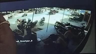 मुहम्मदाबाद: मोहम्मदाबाद चितबड़ा गांव रोड पर वकीलवाणी के पास सड़क दुर्घटना में स्कूटी सवार की हुई दर्दनाक मौत