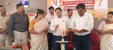 ಮಳವಳ್ಳಿ: ಪಟ್ಟಣದಲ್ಲಿ ತಾಲ್ಲೂಕು ಆಡಳಿತ ವತಿಯಿಂದ ಜಗಜ್ಯೋತಿ ಶ್ರೀ ಬಸವೇಶ್ವರರ 895ನೇ ಜಯಂತಿ ಅರ್ಥಪೂರ್ಣ ಆಚರಣೆ