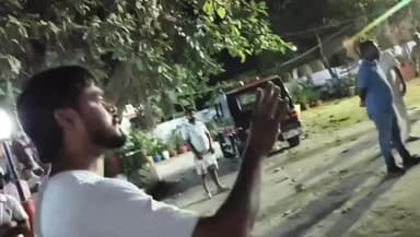 गोरखपुर: गोरखपुर में पार्किंग विवाद के दौरान बवाल, थाने में ज़ेप्टो राइडर्स की पिटाई का वीडियो हुआ वायरल