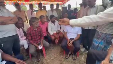 ಬೇಲೂರು: ಮಂತ್ರಾಲಯಕ್ಕೆ ತೇಳುತ್ತಿದ್ದ ವೇಳೆ ಭೀಕರ ರಸ್ತೆ ಅಪಘಾತದಲ್ಲಿ ಶೆಟ್ಟಿಹಳ್ಳಿ ಗ್ರಾಮದ 10 ಮಂದಿ ಸಾವು ಮೃತ ಕುಟುಂಬಕ್ಕೆ ಸಾಂತ್ವನ ಹೇಳಿದ ಸಂಸದ