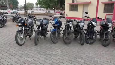 छिंदवाड़ा नगर: छिंदवाड़ा कोतवाली पुलिस ने अंतर्राज्यीय बाइक चोर गिरोह को पकड़ा, 19 बाइक बरामद