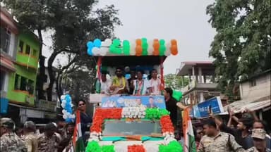কোচবিহার ১: তৃণমূল প্রার্থীর সমর্থনে কোচবিহার পুন্ডিবাড়ীতে রোড শো করলেন অভিনেতা দেব