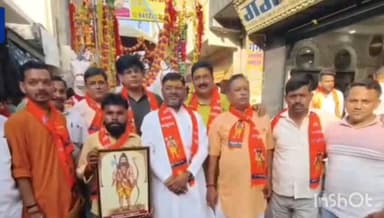 नगीना: नगीना में परशुराम जयंती के उपलक्ष में निकाली गई शोभायात्रा में विभिन्न प्रकार की झांकियां बनीं आकर्षण का केंद्र