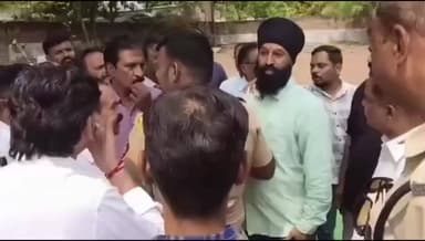 कोपरगाव: कोपरगाव शहरातील सुभद्रानगर येथील श्री स्वामी समर्थ मंदिर सभामंडप बांधकाम व सुशोभीकरण कामाच्या भूमिपूजना दरम्यान वाद