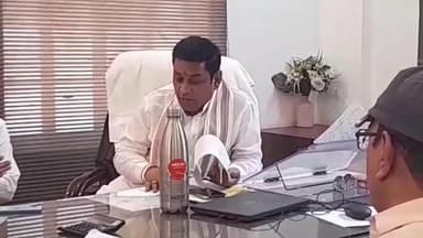 शाहपुरा: जनसुनवाई में अधिकारियों पर भड़के विधायक, लंबित मामलों को लेकर जताई नाराजगी