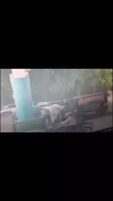 जियो पेट्रोल पंप पर कर्मचारी से मारपीट, वीडियो वायरल