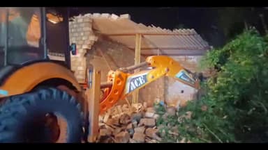 రామగుండం: సింగరేణి స్థలంలో అక్రమ కట్టడాన్ని కూల్చివేసిన సింగరేణి ఎస్టేట్ సెక్యూరిటీ