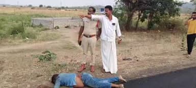 నిర్మల్: నిర్మల్ రూరల్ మండలం మేడిపల్లి గ్రామ సమీపంలో ద్విచక్ర వాహనాన్ని గుర్తు తెలియని వాహనం ఢీకొట్టడంతో ప్రకాష్ అనే వ్యక్తి మృతి