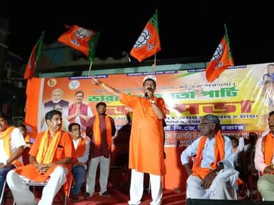 *নামখানায় বিজেপির জনসভায় এসে রাহুল সিনহার ‘বিস্ফোরক’ দাওয়াই! “তৃণমূলের দেওয়া চাল-ডাল সব নিন, কিন্তু ভোটটা কোথায় দেবেন ...