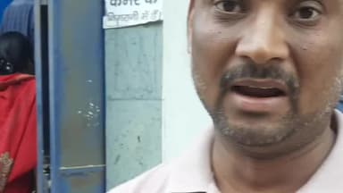 बलिया: लखमिनिया फूल चौक स्थित स्टेट बैंक में जेबकतरों ने एक व्यक्ति को ब्लेड मारकर ₹50000 लूटे