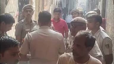 दिल्ली: उत्तम नगर की जेजे कॉलोनी में दहशत, लोग घर छोड़ने को मजबूर