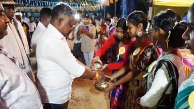 धालभूमगढ़: विधायक सोमेश सोरेन: परंपराओं को संजोना जरूरी, आदिवासियों का इतिहास नृत्य-संगीत में बसता है