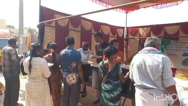 ಶಿಡ್ಲಘಟ್ಟ: ತಾಲೂಕಿನ ಬುರುಡುಗುಂಟೆ ಗಂಗಮ್ಮ ದೇವಿಯ ಜಾತ್ರಾ ಮಹೋತ್ಸವದಲ್ಲಿ ಸಾವಿರಾರು ಭಕ್ತಾದಿಗಳಿಗೆ ಅನ್ನ ಸಂತರ್ಪಣೆ ಮಾಡಿದ ಸಿಎಂ ಬೈರೇಗೌಡ