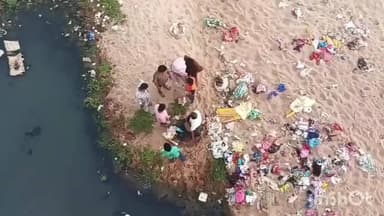 శ్రీకాకుళం: శ్రీకాకుళం నగరంలోని వంతెన పై నుంచి దూకిన ఇబ్రహీంబాద్ కి చెందిన వెంకటేష్ అనే వ్యక్తి మృతి