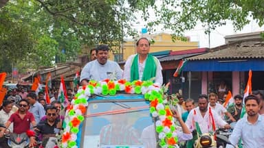 Hooghly : মশাটে অঞ্চলে ভোটের প্রচারে জাঙ্গিপাড়া তৃণমূল প্রার্থী স্নেহাশীষ চক্রবর্তী, বিদায়ী বিধায়ককে ঘিরে উচ্ছ্বাস সাধা...