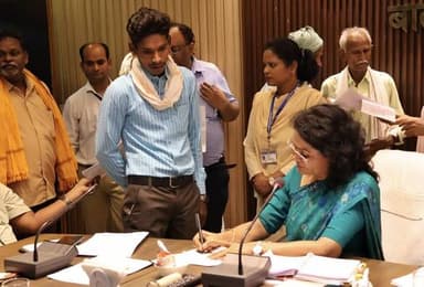 कलेक्टर श्रीमती दिव्या उमेश मिश्रा ने आज जनदर्शन में पहुँचे लोगों से उनके मांगों एवं समस्याओं की ली जानकारी। उन्होंने अध...