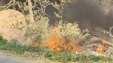 चंदौसी: आगरा-मुरादाबाद नेशनल हाईवे पर गांव आता के पास सड़क हादसे में 2 की मौत, 3 घायल, कार बनी आग का गोला