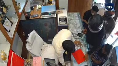 पटना में ज्वैलर्स की दुकान में घुसकर बदमाशों ने 20 लाख के जेवर लूटे, दिन-दहाड़े घटना को दिया अंजाम, देखें VIDEO