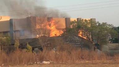 #सीतामऊ नवीन सिविल अस्पताल भवन के पास क्रिश्चन बंगले में लगी भयानक आग