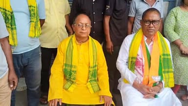 ময়নাগুড়িতে বিজেপি প্রার্থীকে সংবর্ধনা, সমর্থনের ঘোষণা কামতাপুর ন্যাশনাল ট্রেড ইউনিয়নের
কামতাপুর ন্যাশনাল ট্রেড ইউনিয়ন...