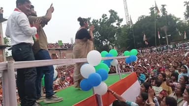 তৃণমূল কংগ্রেস প্রার্থী রামমোহন রায়ের সমর্থনে সাপ্টিবাড়ি ২ নং গ্রাম পঞ্চায়েত এলাকায় জনসভায় সায়নী ঘোষ