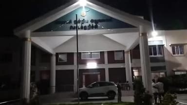 ஈரோடு: ஆனந்தம் பாளையம் பகுதியில் பாஜக வேட்பாளரின் உறவினரிடமிருந்து 90 லட்சம் பறிமுதல்