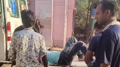 दुधि: नधीरा गांव में ऑटो और बाइक की टक्कर में एक व्यक्ति की मौत, चार लोग घायल