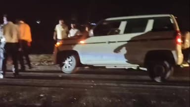 बलरामपुर: कलवारी गेट के पास दो बोलेरो वाहनों की आमने-सामने भीषण टक्कर, सात लोग घायल, इलाज जारी