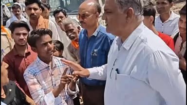 शाहबाद: खटका स्कूल में बवाल, शिक्षकों के एपीओ पर छात्रों ने लगाया ताला और धरने पर बैठे