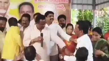 పి.గన్నవరంలో కూటమి నేతల మధ్య ఫ్లెక్సీ వివాదం