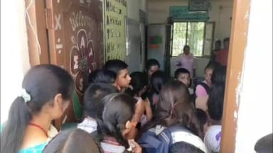 जोगिंदर नगर: जोगिंद्रनगर के छात्र और अभिभावक CBSE से असंतुष्ट, कहा- सरकार शहर के एक स्कूल को हिमाचल बोर्ड में रहने दे