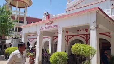 प्रतापगढ़: न्याय की मांग को लेकर महिला ने एसपी ऑफिस की टंकी पर चढ़ाई