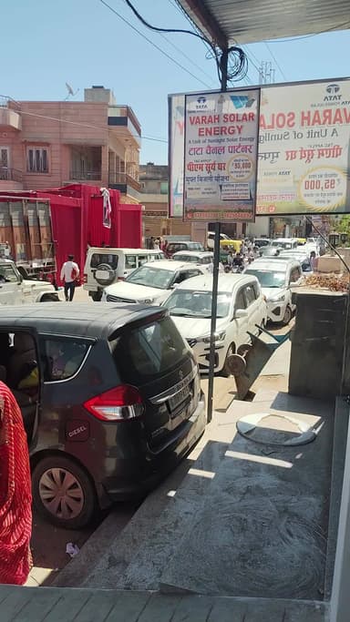 भीनमाल में खारी रोड पर शादी की सीजन में सका जाम