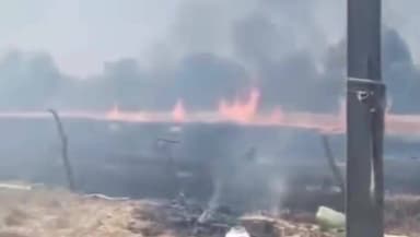 पचपहाड़: नारायणखेड़ा में खेत में लगी भीषण आग, पाइपलाइन, बिजली के तार और कृषि उपकरण जलकर हुए राख