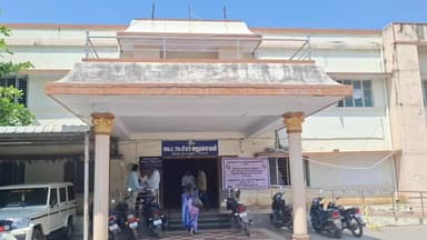 வாணியம்பாடி: பாலூர் பகுதியில் அதிமுக சார்பில் வாக்காளர்களுக்கு பணம் வழங்கிய நபர் காவல் நிலையத்தில் ஒப்படைப்பு ₹3.6 லட்சம் பறிமுதல் செய்த தேர்தல் பறக்கும் படையினர்