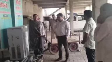 केराकत: केराकत तहसील के एसडीएम शैलेंद्र कुमार ने अधिशासी अधिकारी नगर पंचायत के साथ भीषण गर्मी को देखते हुए किया निरीक्षण